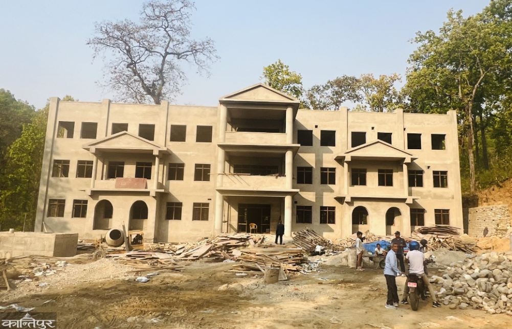 असारदेखि आफ्नै भवनबाट सेवा दिँदै मनहरी गाउँपालिका
