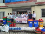 कैलाशलाई सरसफाई सामाग्री सहयोग
