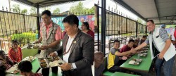 बीपीको स्मृतिमा आश्रममा आश्रितहरुलाई भोजन