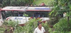 हेटौंडामा बस दुर्घटना हुँदा ३७ जना घाइते