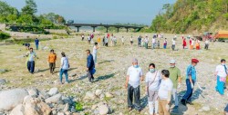 हेटौंडाको राप्ति खोलामा विशेष सरसफाई कार्यक्रम