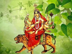 दशैंको तेस्रो दिन आज चन्द्रघण्टाको पूजा गरिंदै