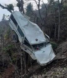 मकवानपुरको सुकौरा स्वास्थ्य चौकीको एम्बुलेन्स दुर्घटना