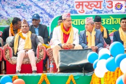 हेटौंडामा जारी महोत्सवलाई प्रदेश प्रमुख शर्माले अवलोकन गर्ने 