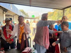 आजपा उम्मेदवार सूर्य राई कांग्रेस प्रवेश, बुद्ध लामालाई समर्थन