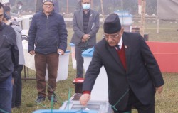 प्रचण्डले  गरे मतदान