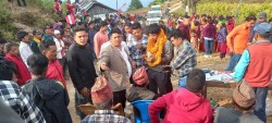 राक्सिराङ ७ मा एमाले परित्याग गरी १५४ जना कांग्रेसमा