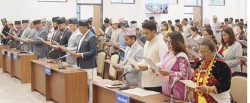 नवनिर्वाचित सांसदहरूले लिए शपथ