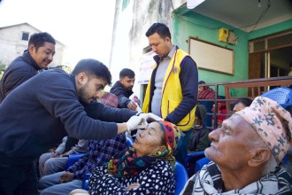 भीमफेदीमा आँखा शिविर, ५९४ जनामा परीक्षण