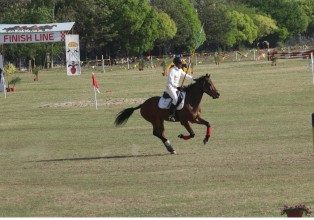 टुँडिखेलमा सेनाको घोडेजात्रा