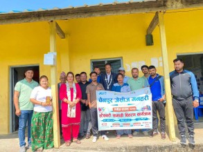 मदन आश्रित विद्यालयलाई चैनपुर जेसीज मनहरीको स्टेसनरी