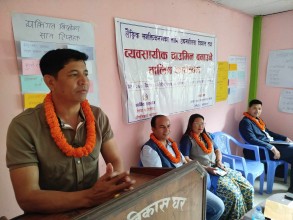 सीप सिकेर व्यवसाय गर्नुस् वीउपुजीँमा पालिकाले सहयोग गर्छः अध्यक्ष मुक्तान  