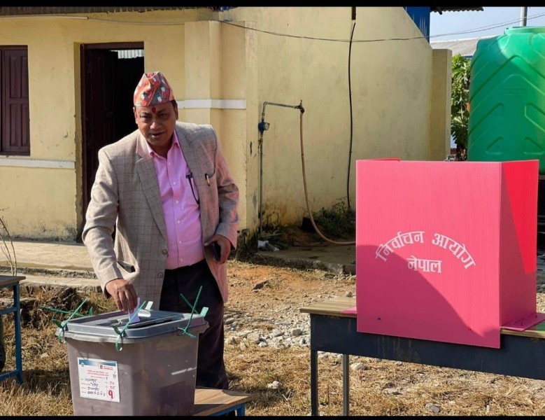 ईन्द्रबहादुर बानियाँले गरे मतदान