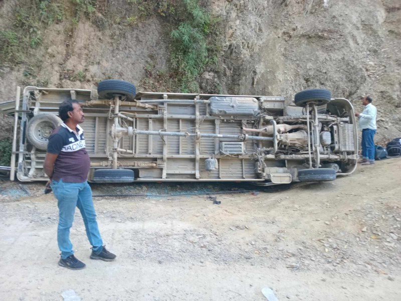इन्द्रसरोवर गाउँपालिकामा सवारी दुर्घटना हुदाँ चार भारतीय नागरिक घाइते  