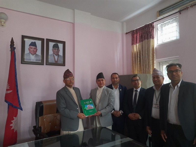 प्रदेश प्रमुखलाई महालेखा परीक्षकको प्रतिवेदन