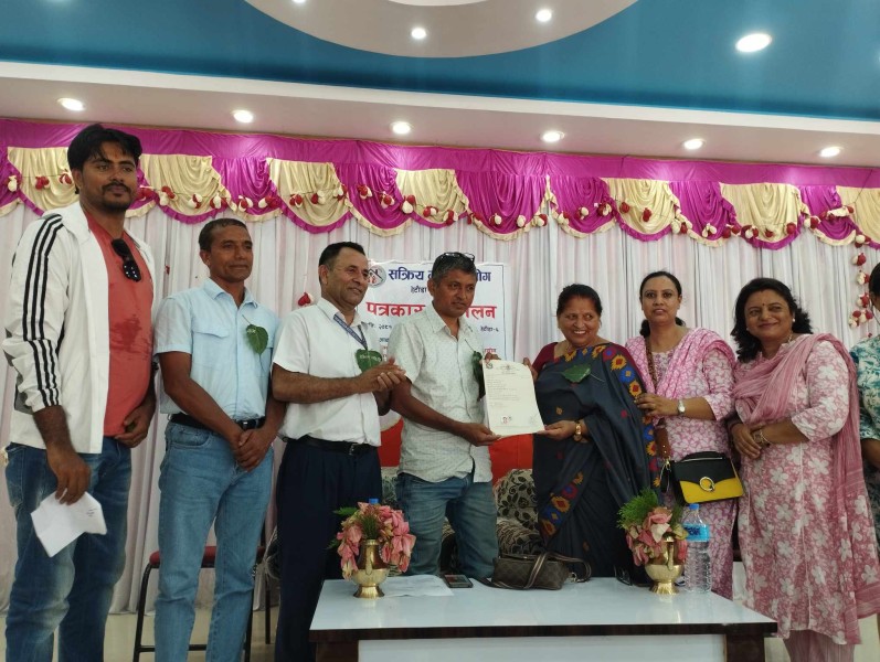 हेटौंडामा दालमोठ र आलु चिप्स उत्पादन गर्ने उद्योग  सुरु