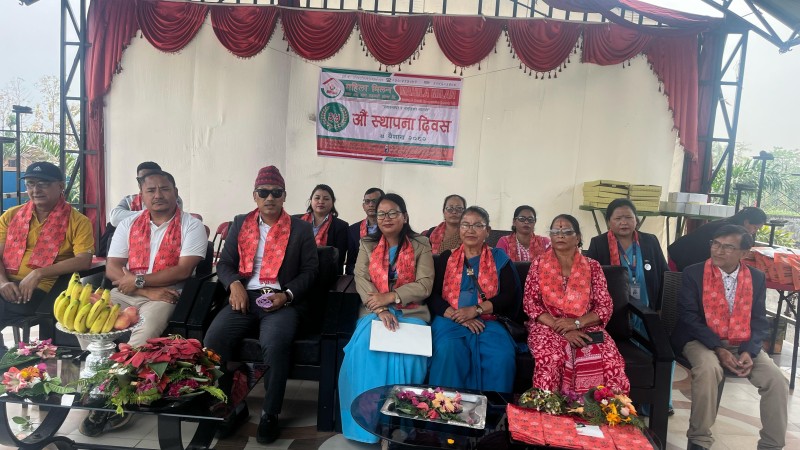 सहकारीको स्थापना दिवसमा सदस्यहरु सम्मानित